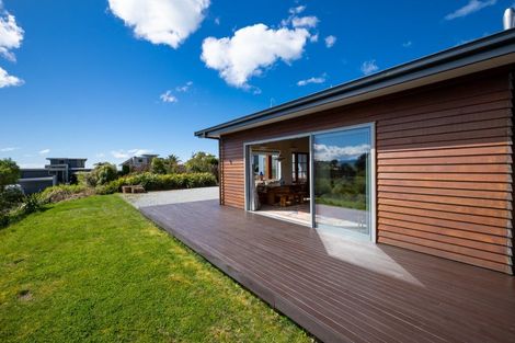 Photo of property in 19 Sandridge Terrace, Pohara, Takaka, 7183