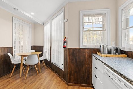 Photo of property in 32 Milton Road, Bluff Hill, Napier, 4110