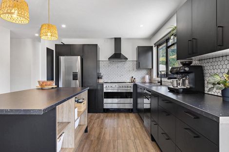 Photo of property in 19 Pennycook Place, Lake Hawea, Wanaka, 9382