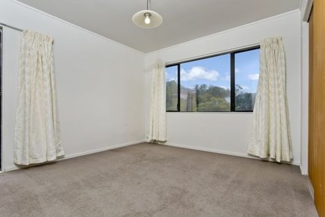 Photo of property in 10 Camilla Grove, Totara Vale, Auckland, 0629