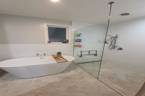 Photo of property in 96 Pinehaven Road, Pinehaven, Upper Hutt, 5019