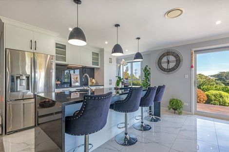 Photo of property in 2 Tutakarae Road, Kelvin Grove, Palmerston North, 4470