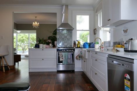 Photo of property in 125 Cashmere Avenue, Khandallah, Wellington, 6035