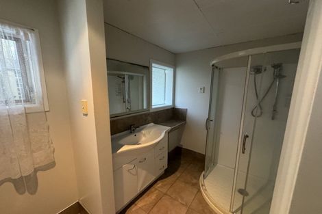 Photo of property in 28 Halver Road, Hillpark, Auckland, 2102