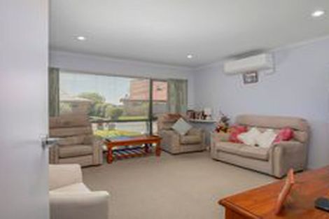 Photo of property in Rangeview Villas, 41/9 Fuller Close, Levin, 5510