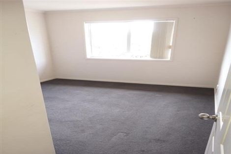 Photo of property in 74 George Deane Place, Greenhithe, Auckland, 0632