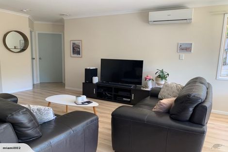 Photo of property in 1/20 Ellenbury Place, Stanmore Bay, Whangaparaoa, 0932