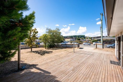 Photo of property in 33 Dungarvon Street, Wanaka, 9305