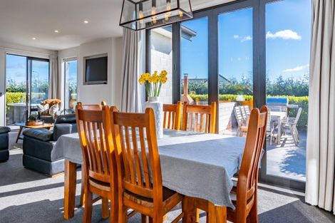 Photo of property in 14 Landsborough Drive, Darfield, 7571