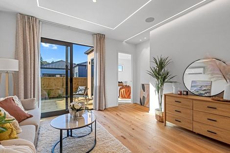 Photo of property in 15 Mahinga Kai Road, Orewa, 0931
