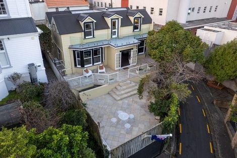 Photo of property in 15 Selwyn Terrace, Thorndon, Wellington, 6011
