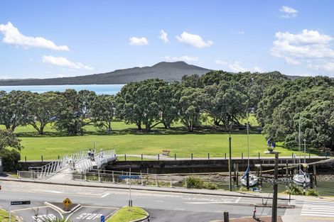 Photo of property in 7 Commodore Parry Road, Castor Bay, Auckland, 0620