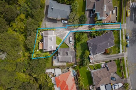 Photo of property in 2/30 Lagoon Way, West Harbour, Auckland, 0618