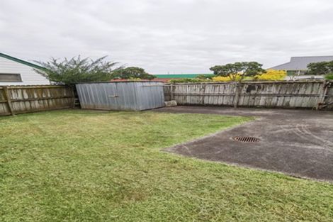 Photo of property in 19 Highland Park Drive, Highland Park, Auckland, 2010