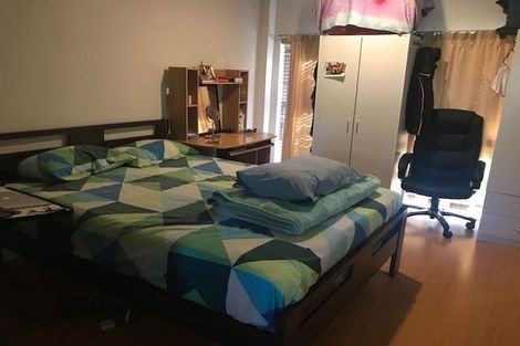 Photo of property in 1/23 Woodcote Drive, Glenfield, Auckland, 0629