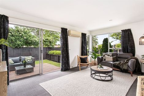 Photo of property in 361 Main North Road, Redwood, Christchurch, 8051