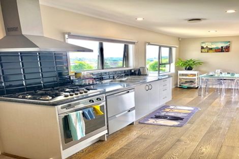 Photo of property in 9 Dalwhinnie Parade, Highland Park, Auckland, 2010