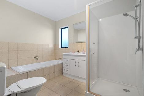 Photo of property in 9 Staten Place, Mangere, Auckland, 2022