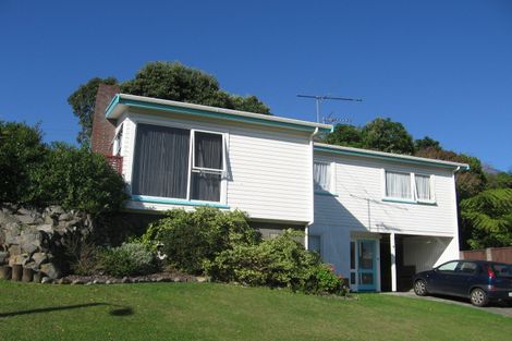 Photo of property in 1 Lupin Terrace, Tawa, Wellington, 5028