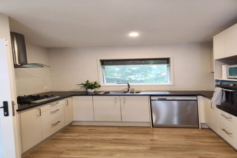 Photo of property in 43a Condor Place, Unsworth Heights, Auckland, 0632