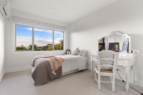 Photo of property in 86 Marine Parade, Mellons Bay, Auckland, 2014