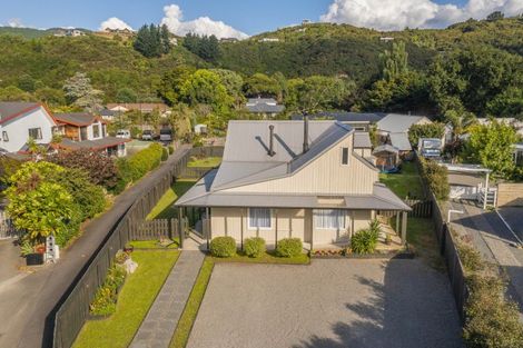 Photo of property in 12 Kew Grove, Raumati Beach, Paraparaumu, 5032