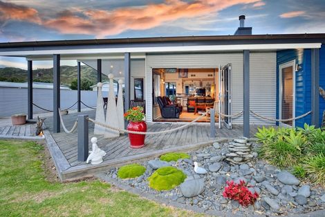 Photo of property in 155 Newcastle Street, Mahia, Nuhaka, 4198