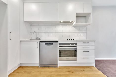 Photo of property in 7/3234 Great North Road, New Lynn, Auckland, 0600