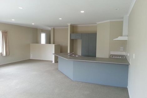 Photo of property in 11 Sunvista Avenue, Oteha, Auckland, 0632