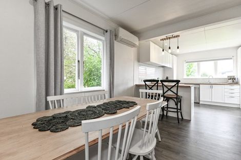 Photo of property in 433 Dalcross Street, Mayfair, Hastings, 4122