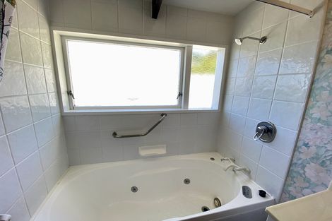 Photo of property in 35a Amapur Drive, Khandallah, Wellington, 6035