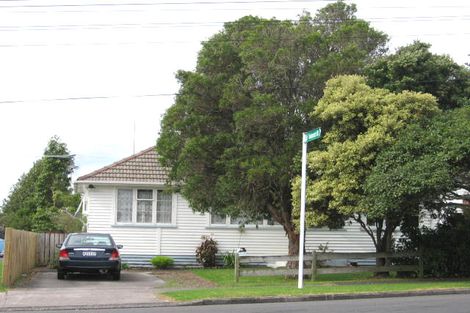 Photo of property in 31 Flanshaw Road, Te Atatu South, Auckland, 0610