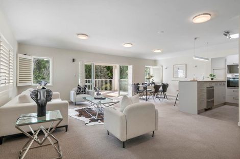 Photo of property in 8 Eaves Bush Parade, Orewa, 0931