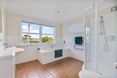 Photo of property in 211 Manuka Road, Bayview, Auckland, 0629