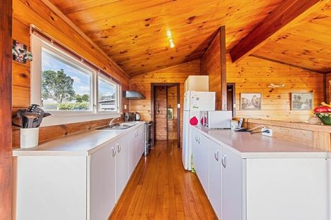 Photo of property in 482 Don Buck Road, Massey, Auckland, 0614