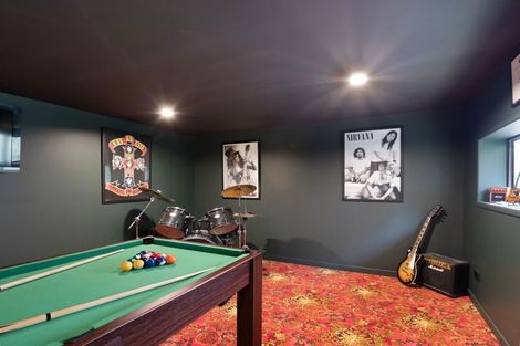 Photo of property in 9 Guernsey Place, Fitzherbert, Palmerston North, 4410