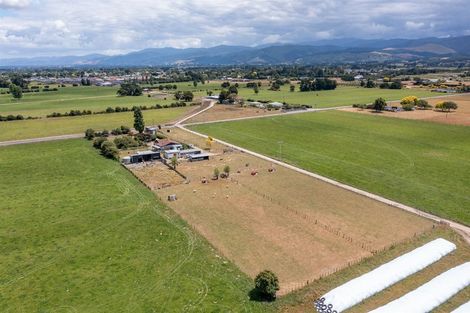 Photo of property in 77 Somerset Road, Clareville, Carterton, 5792