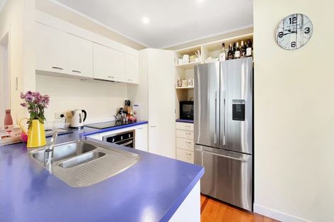 Photo of property in 1/17 Lyons Avenue, Murrays Bay, Auckland, 0630