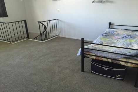 Photo of property in 17 Greenhill Crescent, Pakuranga, Auckland, 2010