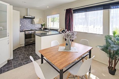 Photo of property in Holdsworth Villas, 4/2 William Donald Drive, Solway, Masterton, 5810