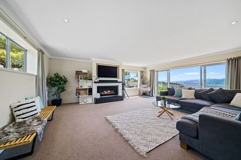 Photo of property in 34 Arahiwi Grove, Tirohanga, Lower Hutt, 5010