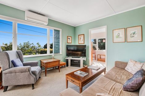 Photo of property in 18 Kauri Road, Stanmore Bay, Whangaparaoa, 0932