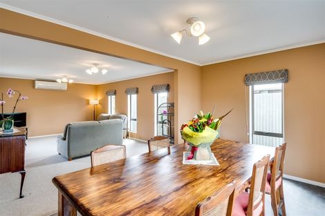 Photo of property in 6 Cooke Place, Taradale, Napier, 4112