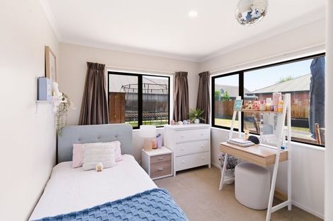 Photo of property in 15 Blowers Place, Halswell, Christchurch, 8025