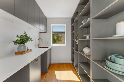 Photo of property in 202 Valley Road, Mount Maunganui, 3116