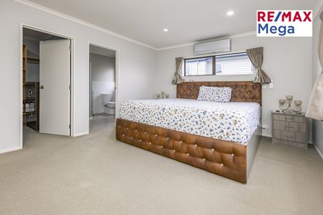 Photo of property in 10 Terrasini Drive, Flat Bush, Auckland, 2019