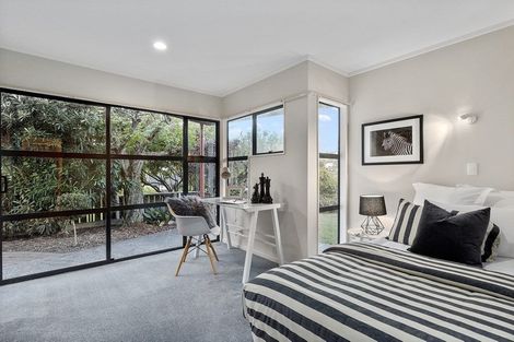 Photo of property in 7b Elgin Place, Red Beach, 0932