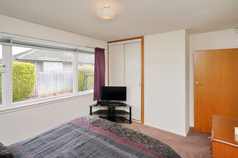 Photo of property in 39 Lake Terrace Road, Burwood, Christchurch, 8061