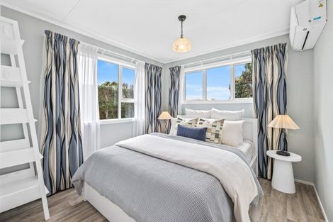 Photo of property in 3 The Southern Isle, Omaha, 0986