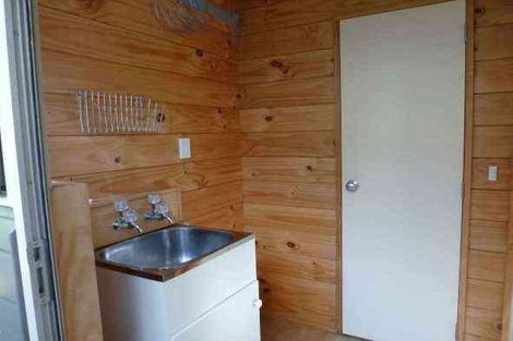 Photo of property in 33a Evelyn Road, Cockle Bay, Auckland, 2014